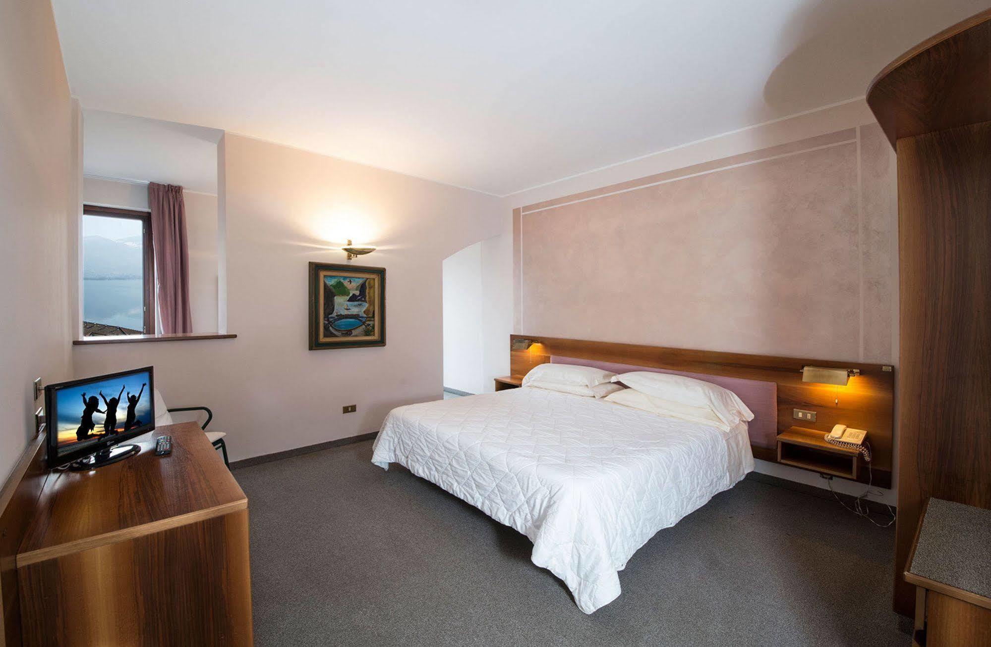 Albergo Moderno Lovere Eksteriør billede